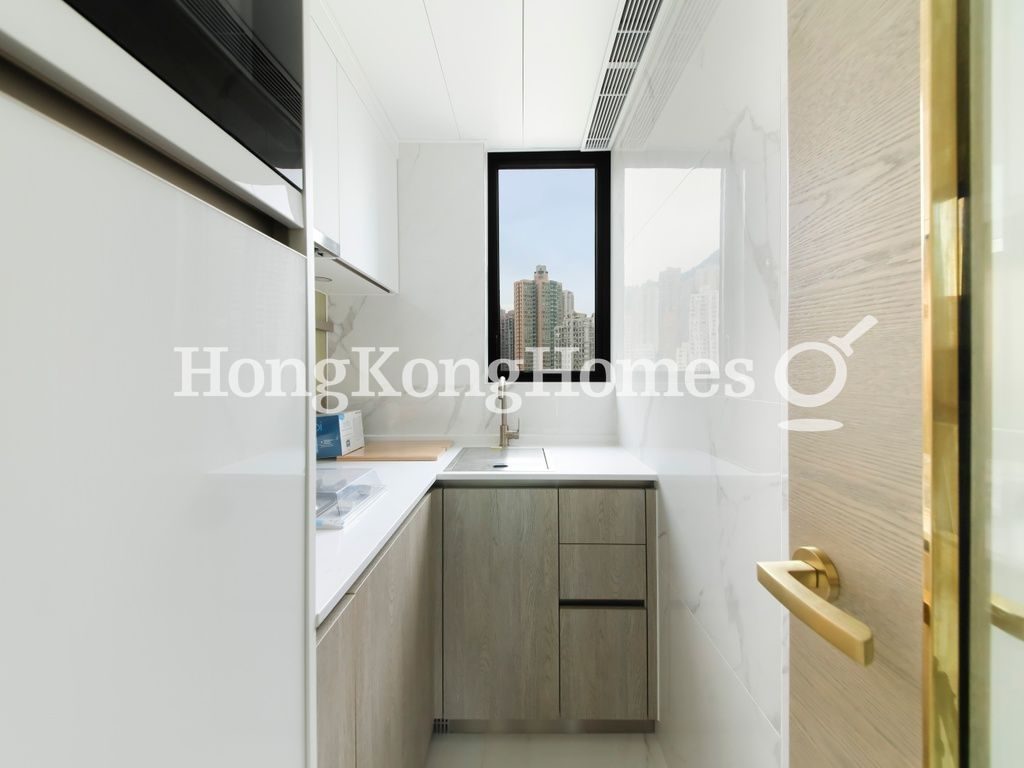 Kitchen — The Queens, Sai Ying Pun