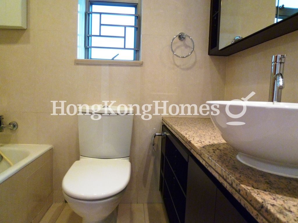 Guest Bathroom — 尚翹峰 2 座，灣仔