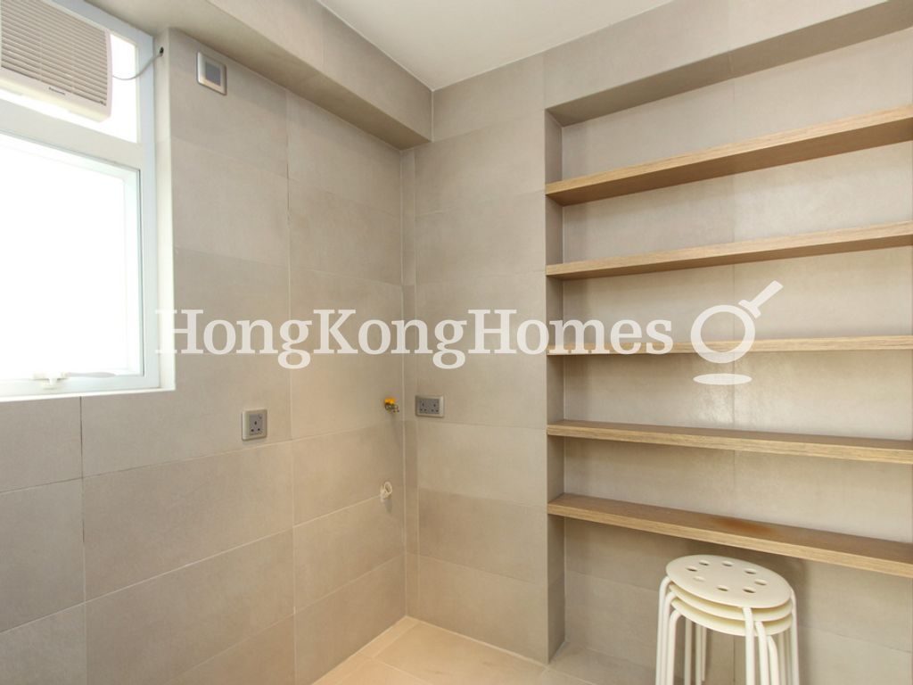 Master Bathroom — 東山臺 22號，東半山