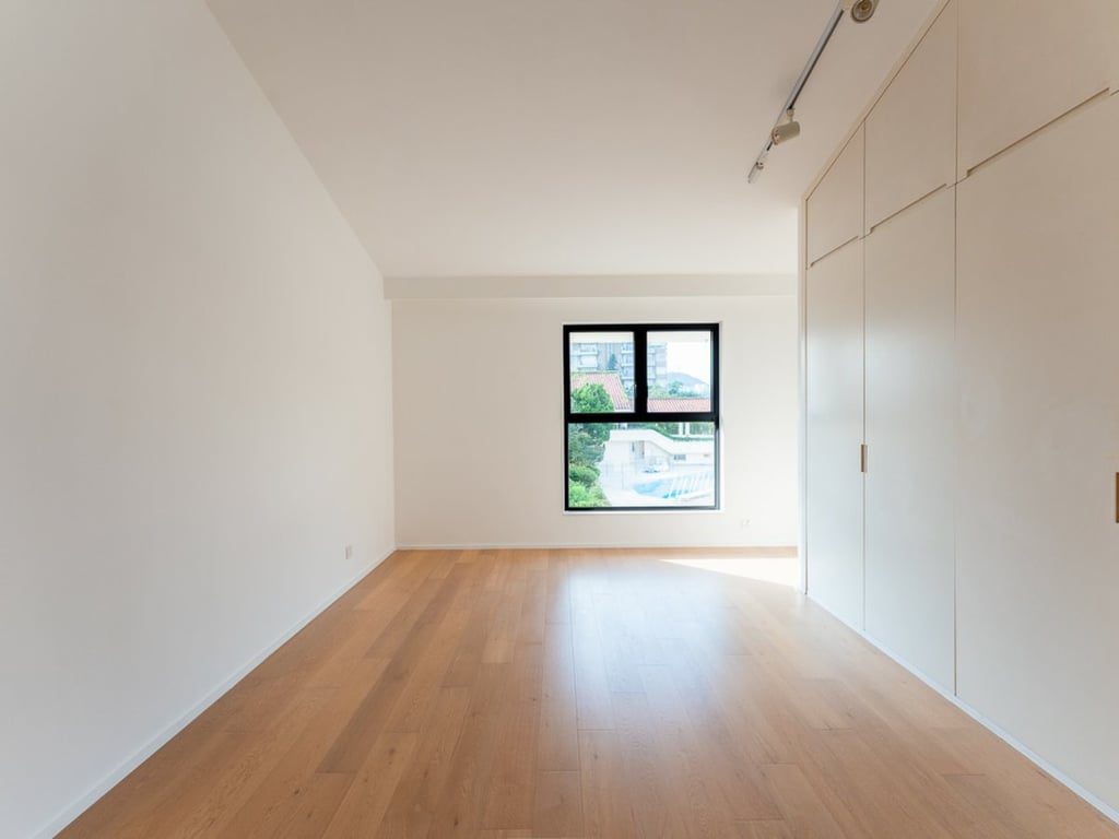 photo 12 — Strawberry Hill Phase II, The Peak