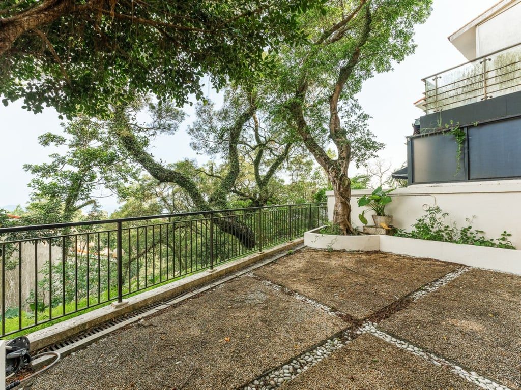 photo 2 — Strawberry Hill Phase II, The Peak