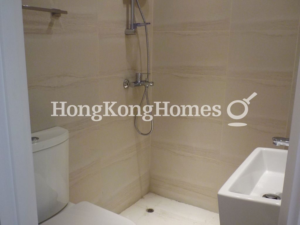 Master Bathroom — 儒林臺 3 號，上環