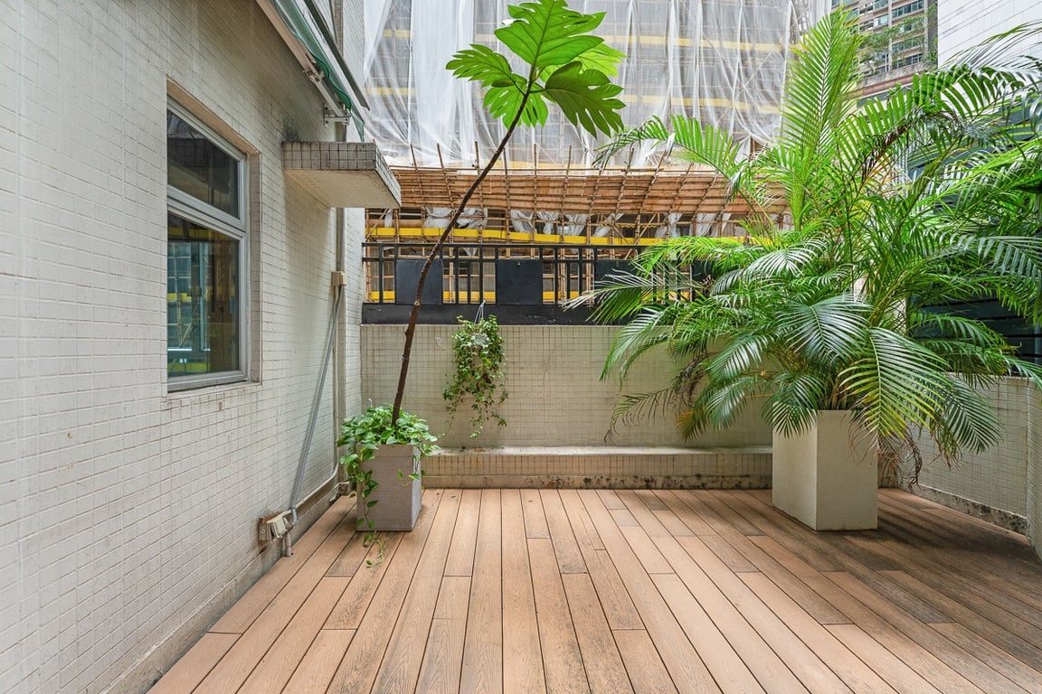 photo 3 — Windsor Court, Mid Levels West