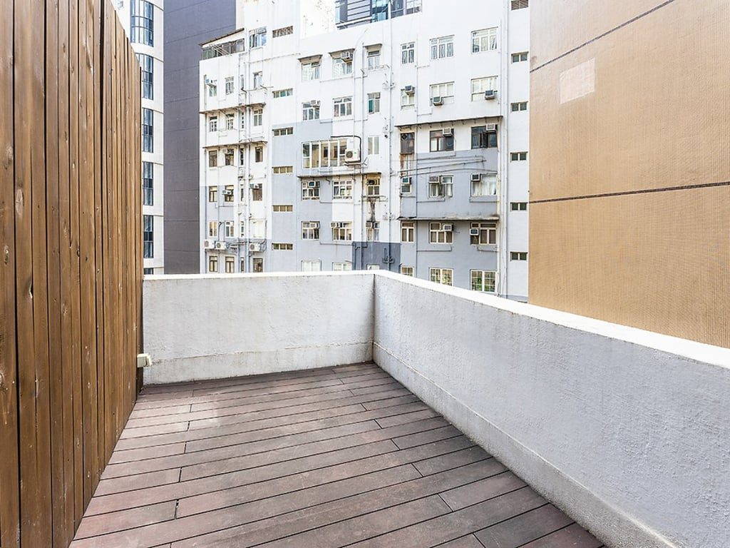 photo 9 — Sunny Building, Central