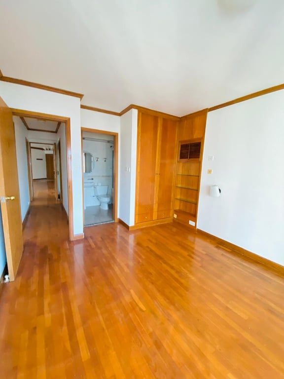photo 6 — Robinson Place, Mid Levels West