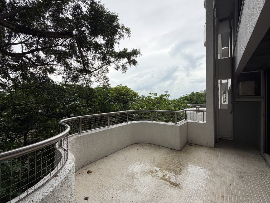 photo 1 — Pine Grove, Pok Fu Lam