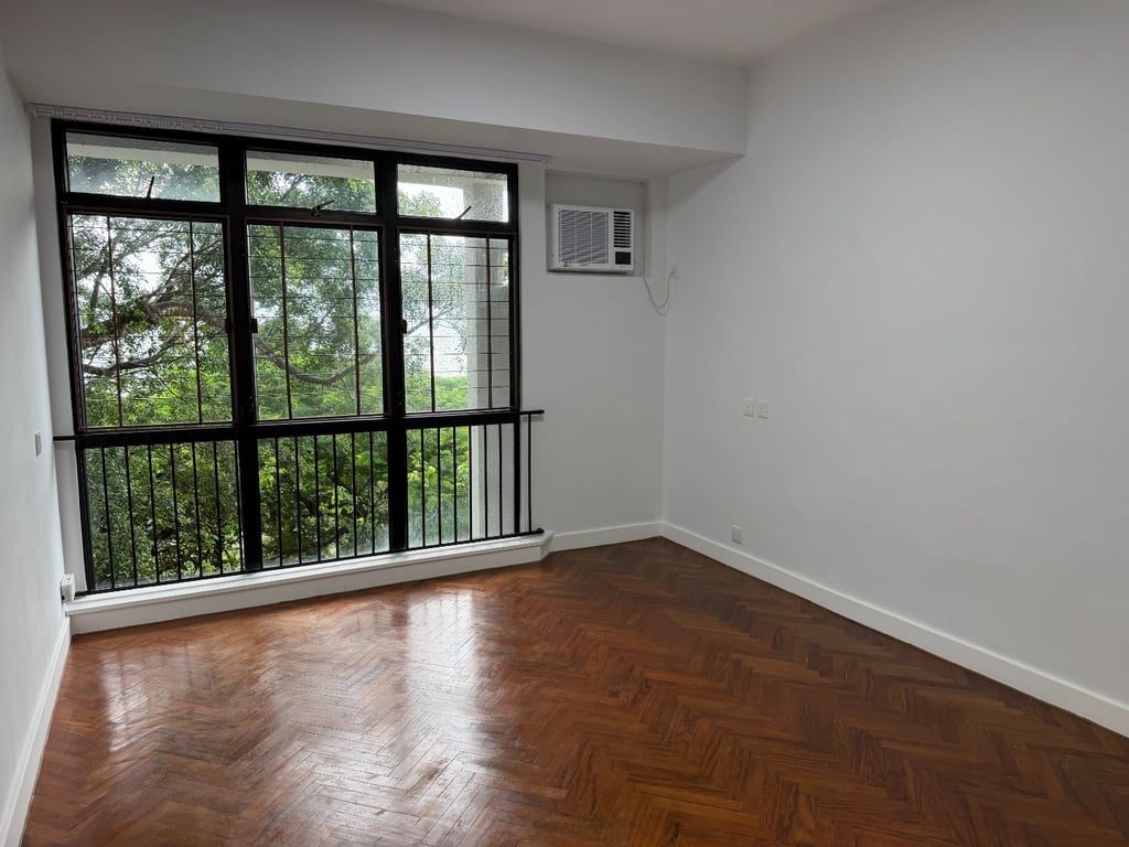 photo 13 — Pine Grove, Pok Fu Lam