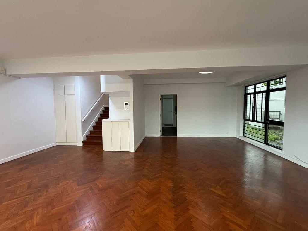 photo 4 — Pine Grove, Pok Fu Lam