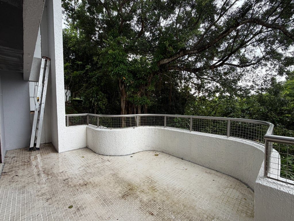photo 5 — Pine Grove, Pok Fu Lam