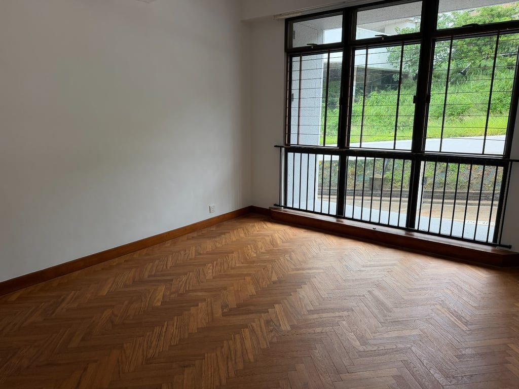 photo 13 — Pine Grove, Pok Fu Lam