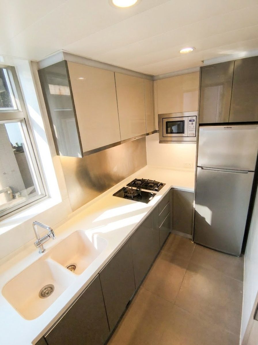 photo 4 — Island Crest, Sai Ying Pun