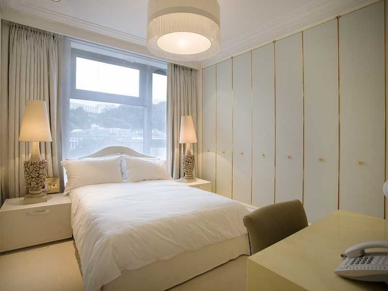 photo 12 — 3 Plunkett's Road, The Peak