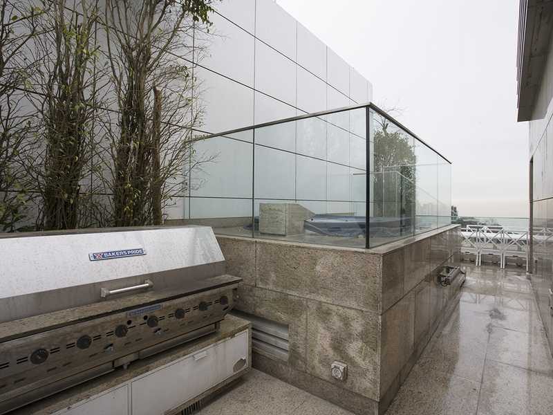 photo 3 — 3 Plunkett's Road, The Peak