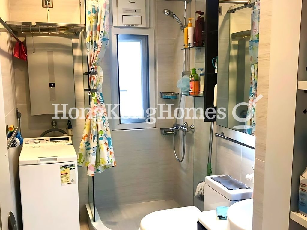 Bathroom — Fortune Garden - Block A, Mid-levels West
