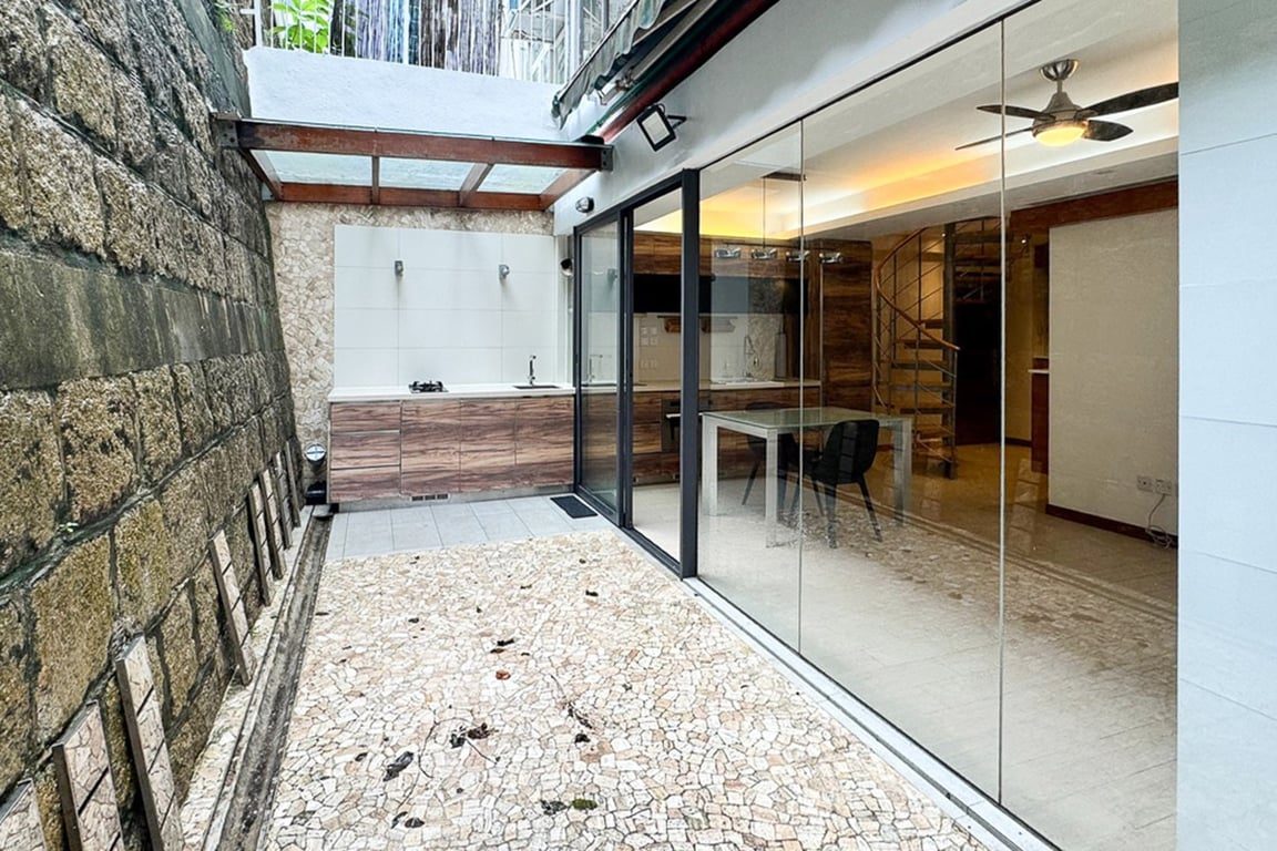 photo 3 — Mayfair Court, Happy Valley