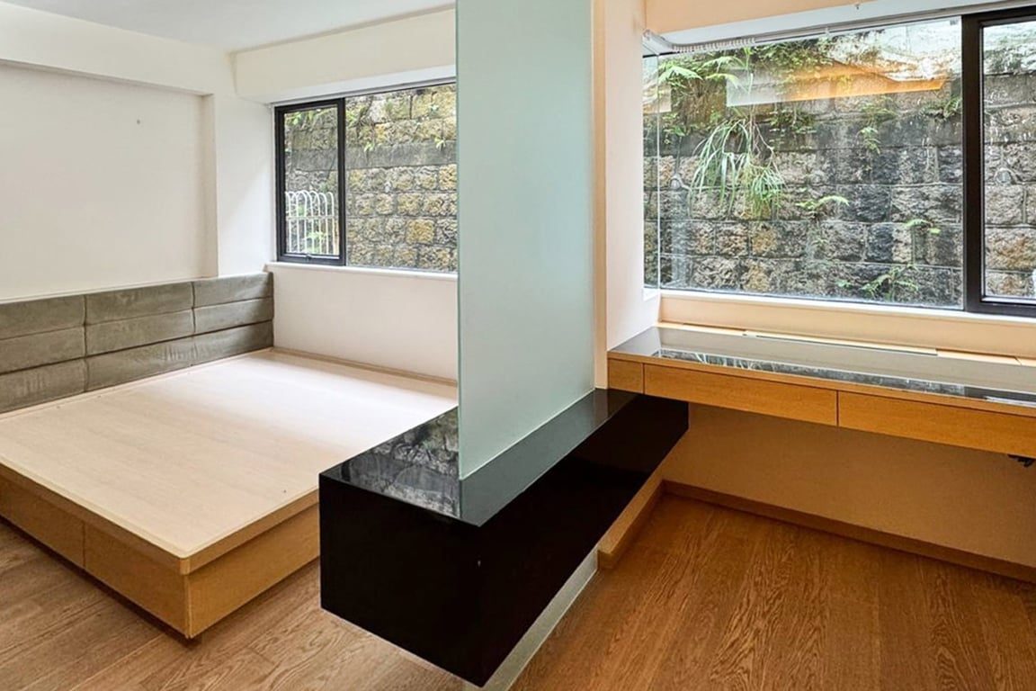 photo 4 — Mayfair Court, Happy Valley