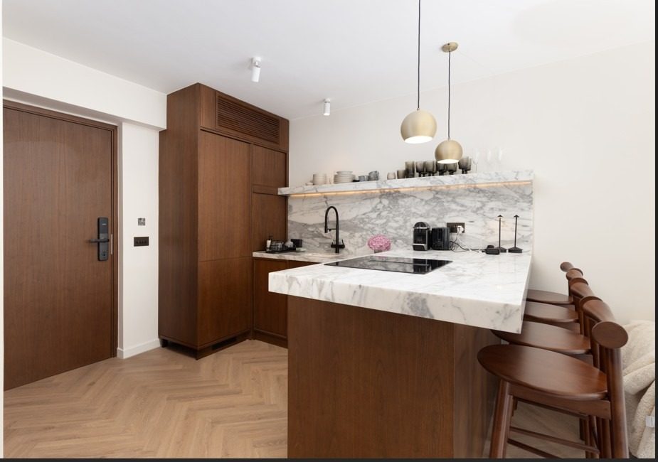 photo 4 — The Notting Hill, Mid Levels East