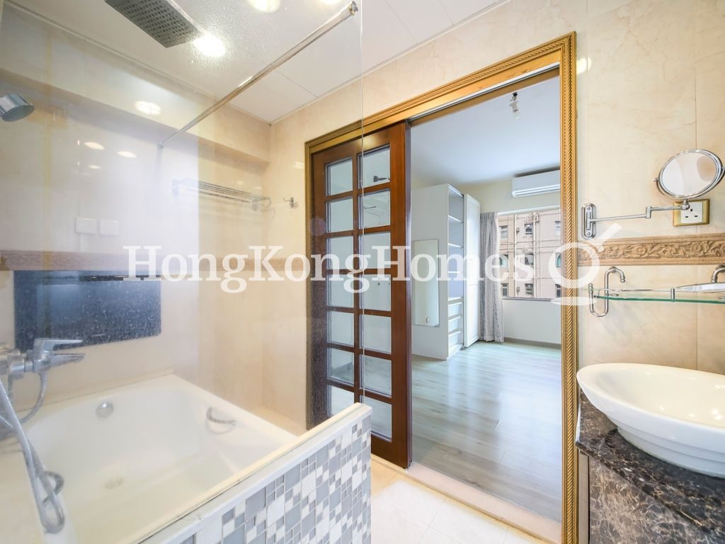 Master Bathroom — King's Garden, Mid-levels West