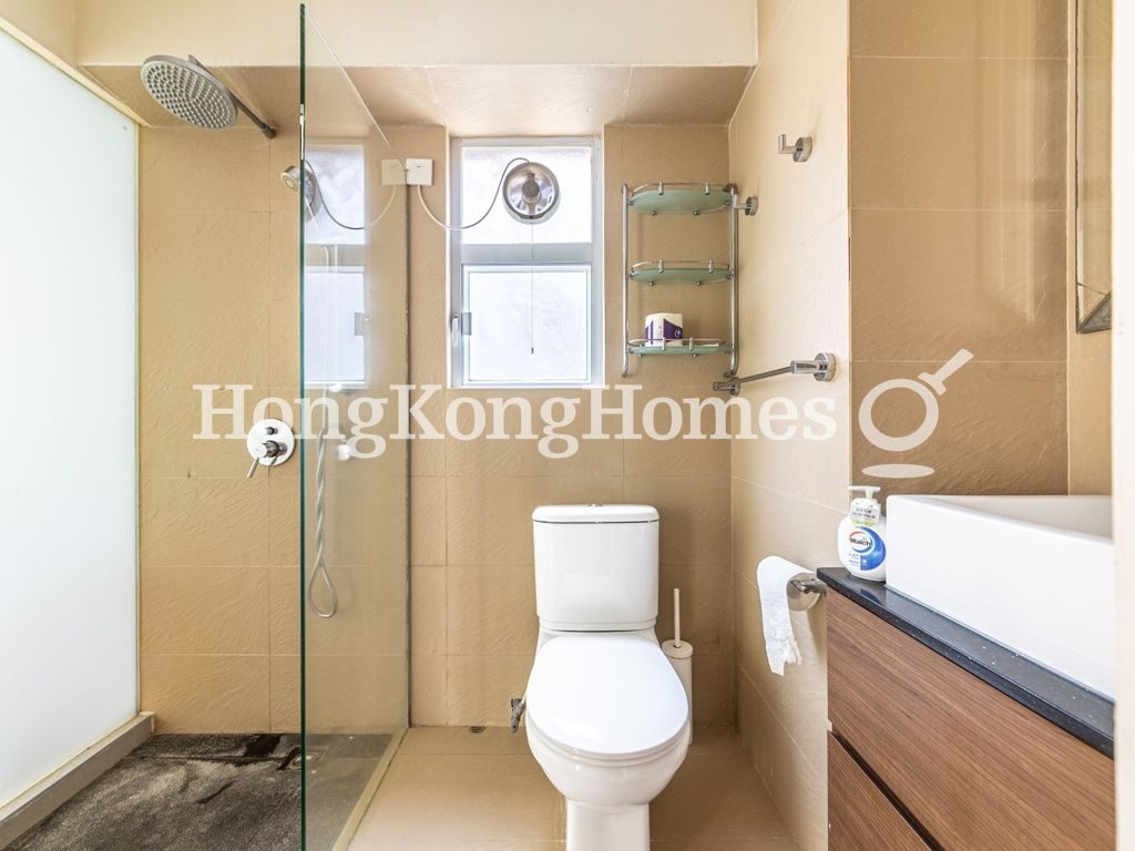 Master Bathroom — 日景閣，西半山