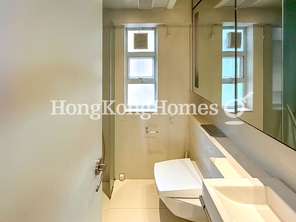 Guest Bathroom — 蔚華閣，西半山