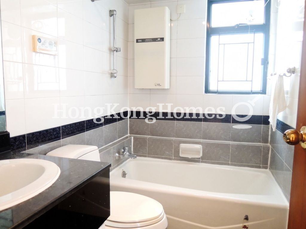 Guest Bathroom — 嘉兆臺 III，西半山