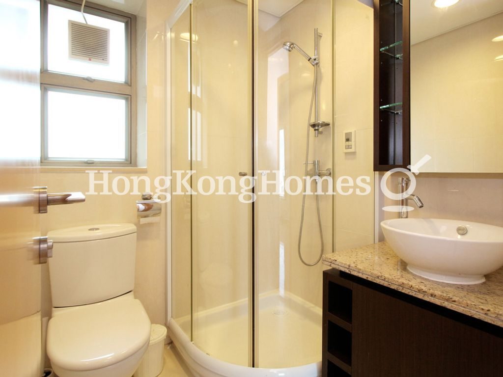 Guest Bathroom — 尚翹峰 1 座，灣仔