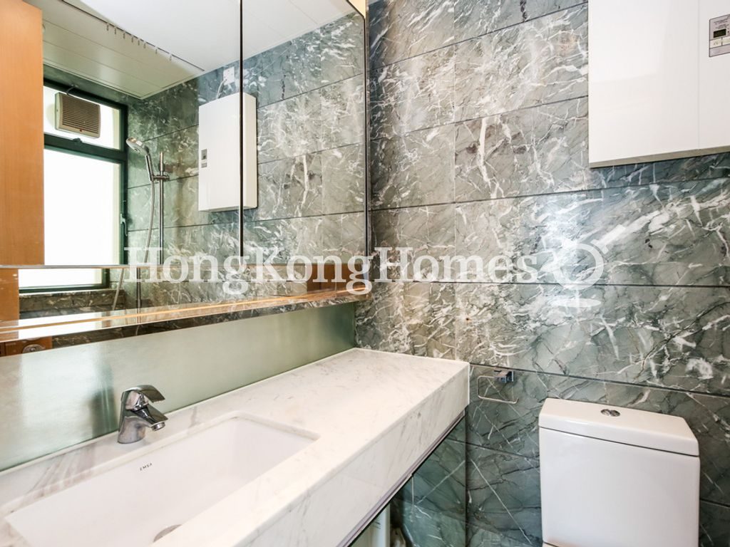 Guest Bathroom — Belcher's Hill, Western / Kennedy Town