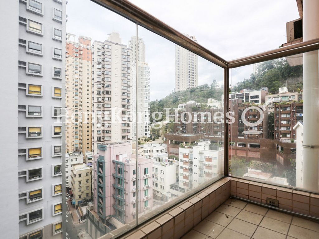 Balcony off Living and Dining Room — 荷塘苑，跑馬地