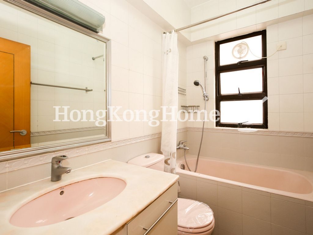 Master Bathroom — 荷塘苑，跑馬地