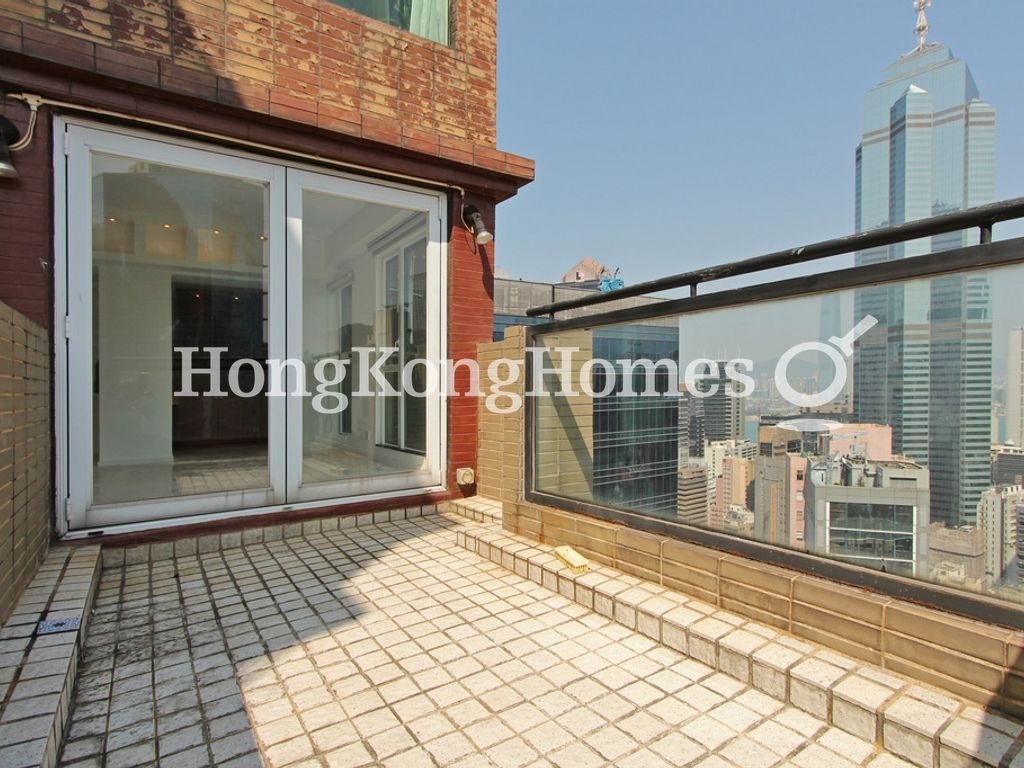 Balcony off Living and Dining Room — 兆和軒，中環