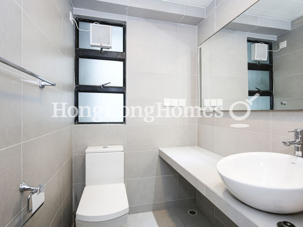Guest Bathroom — 應彪大廈，西半山