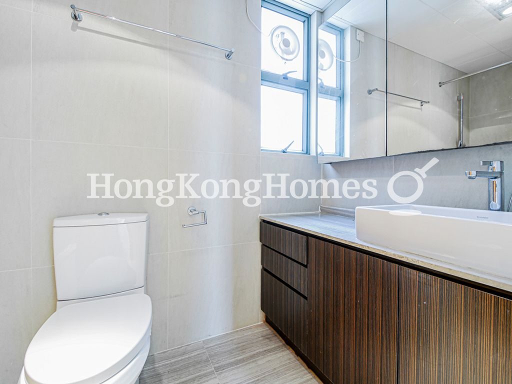 Guest Bathroom — 碧荔臺，薄扶林