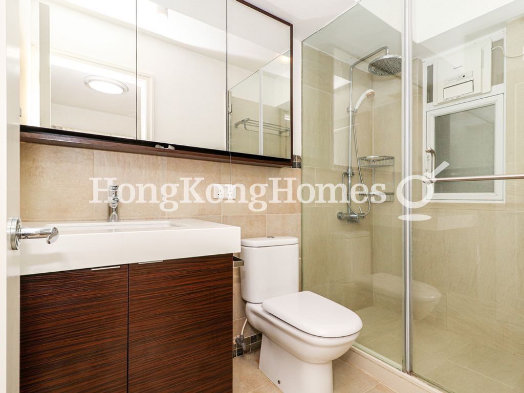 Master Bathroom — 城市花園 04座，北角