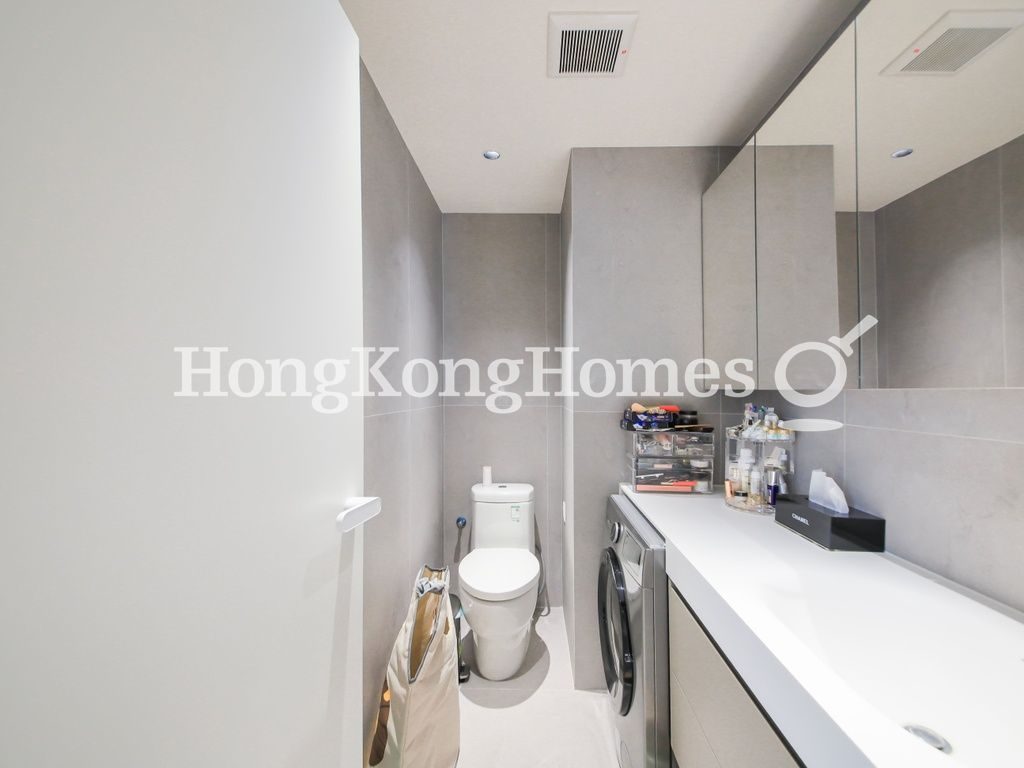 Guest Powder Room — Glenealy Tower (Wah Cheong Building), Central