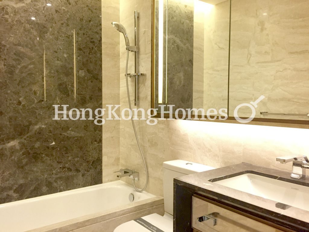 Master Bathroom — Grand Austin，尖沙咀