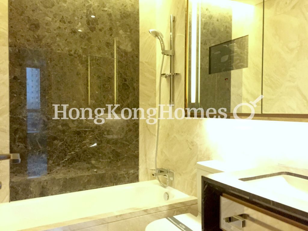 Guest Bathroom — Grand Austin，尖沙咀