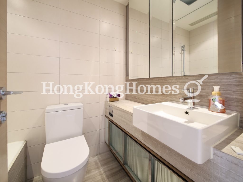 Guest Bathroom — Island Crest - Tower 1, Sai Ying Pun