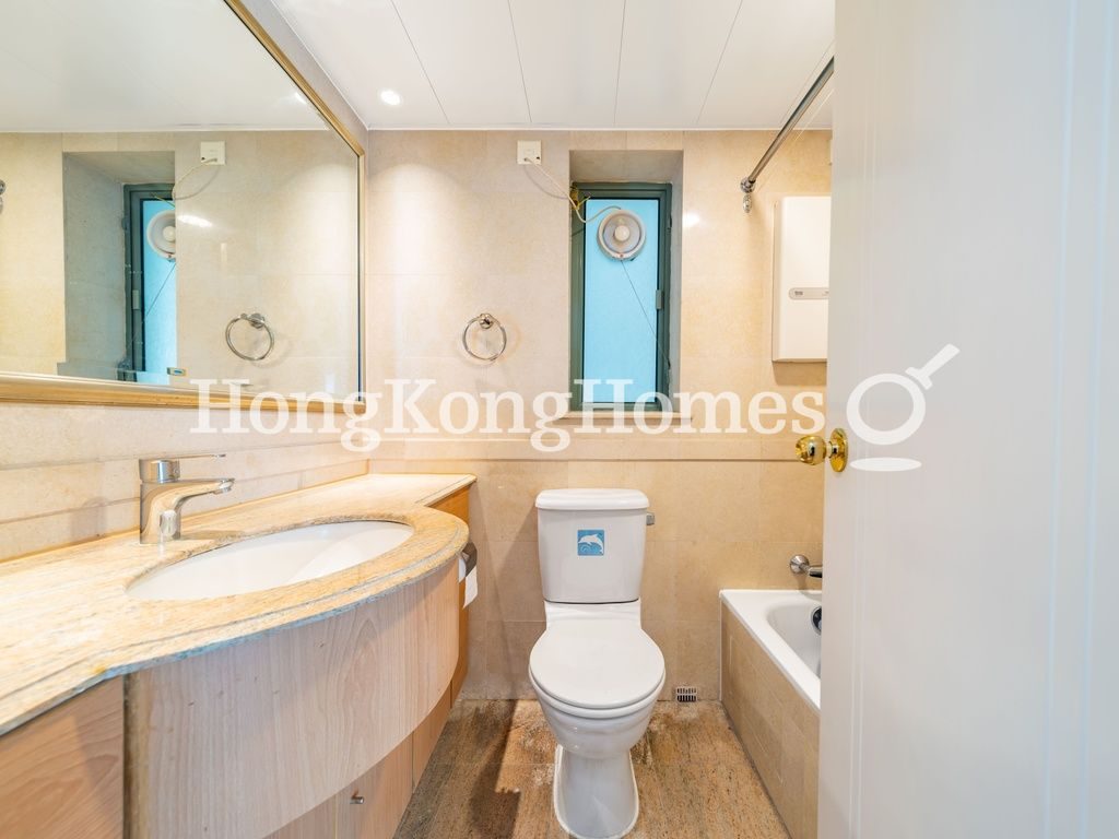 Guest Bathroom — 維港灣 - 10座，大角咀