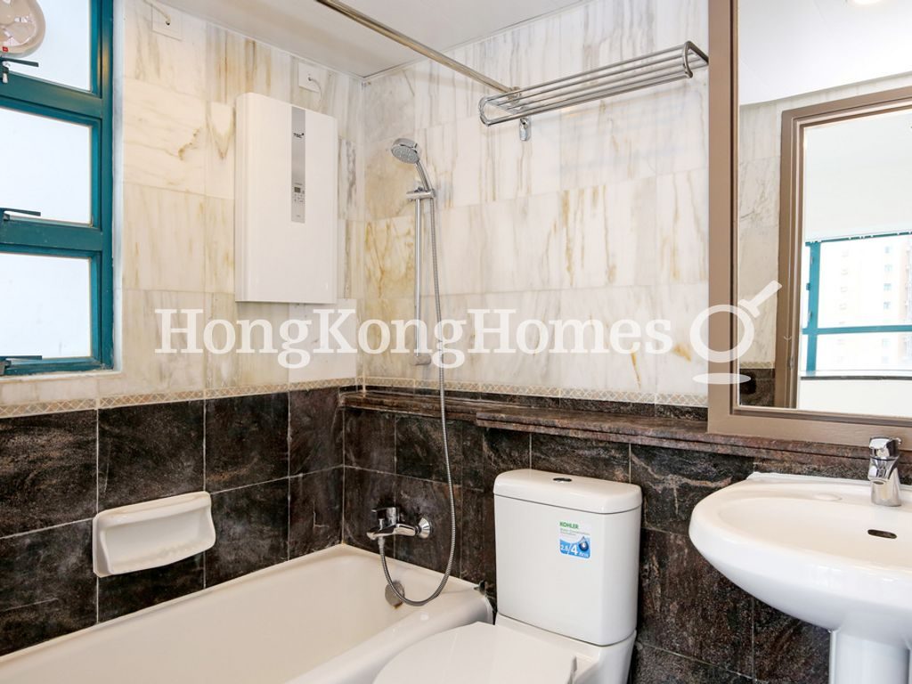 Master Bathroom — 嘉富臺，西半山