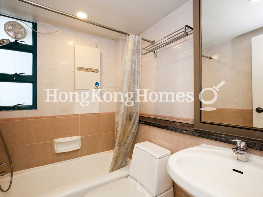 Guest Bathroom — 嘉富臺，西半山