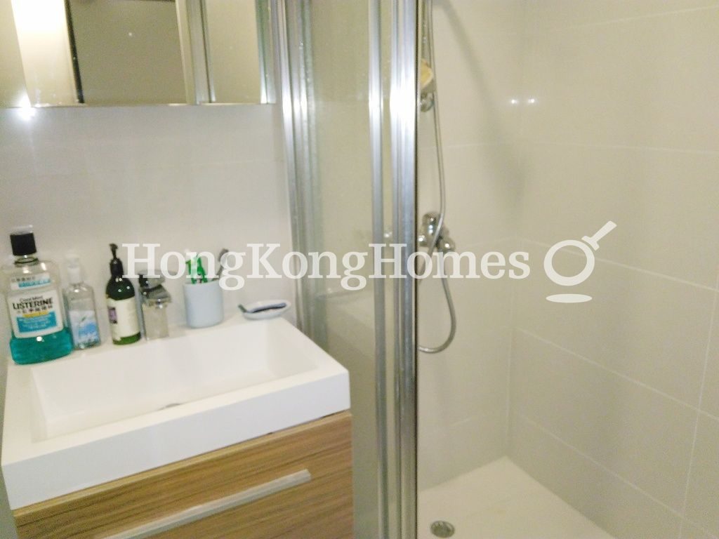 Master Bathroom — 禮賢閣，西半山