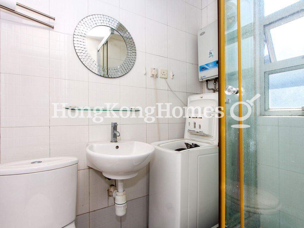 Bathroom — Huncliff Court, Western / Kennedy Town