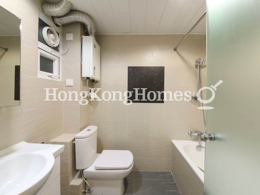 Master Bathroom — 禮賢閣，西半山