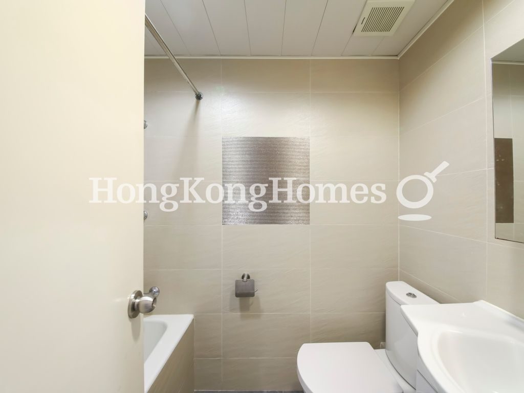 Guest Bathroom — 禮賢閣，西半山