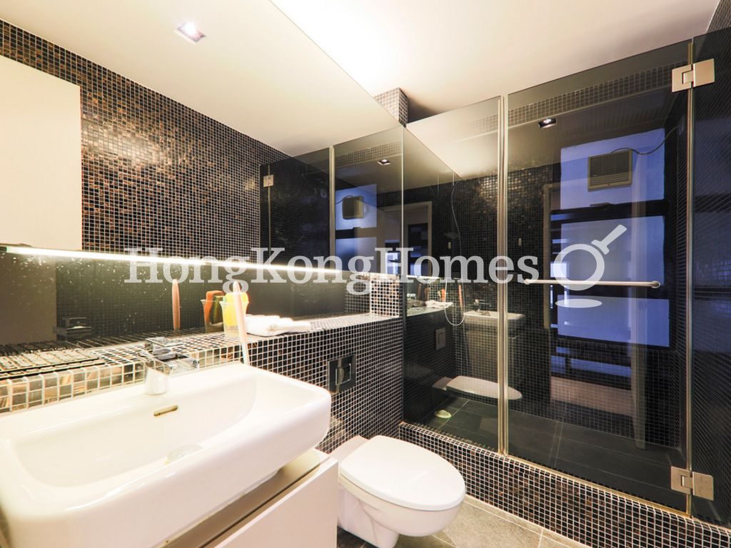 Guest Bathroom — Robinson Heights I, Mid-levels West