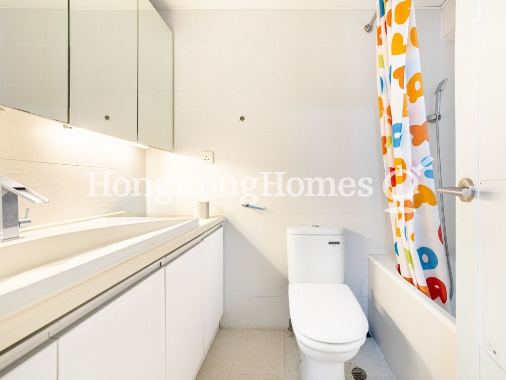 Master Bathroom — 嘉兆臺 III，西半山