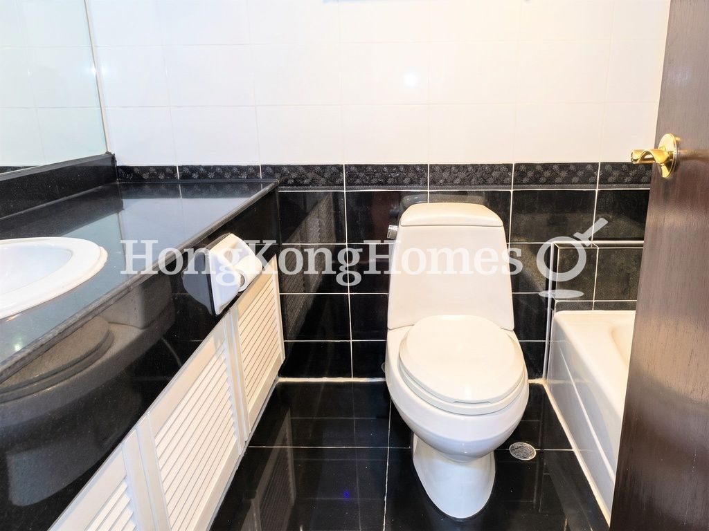 Master Bathroom — 嘉兆臺 III，西半山