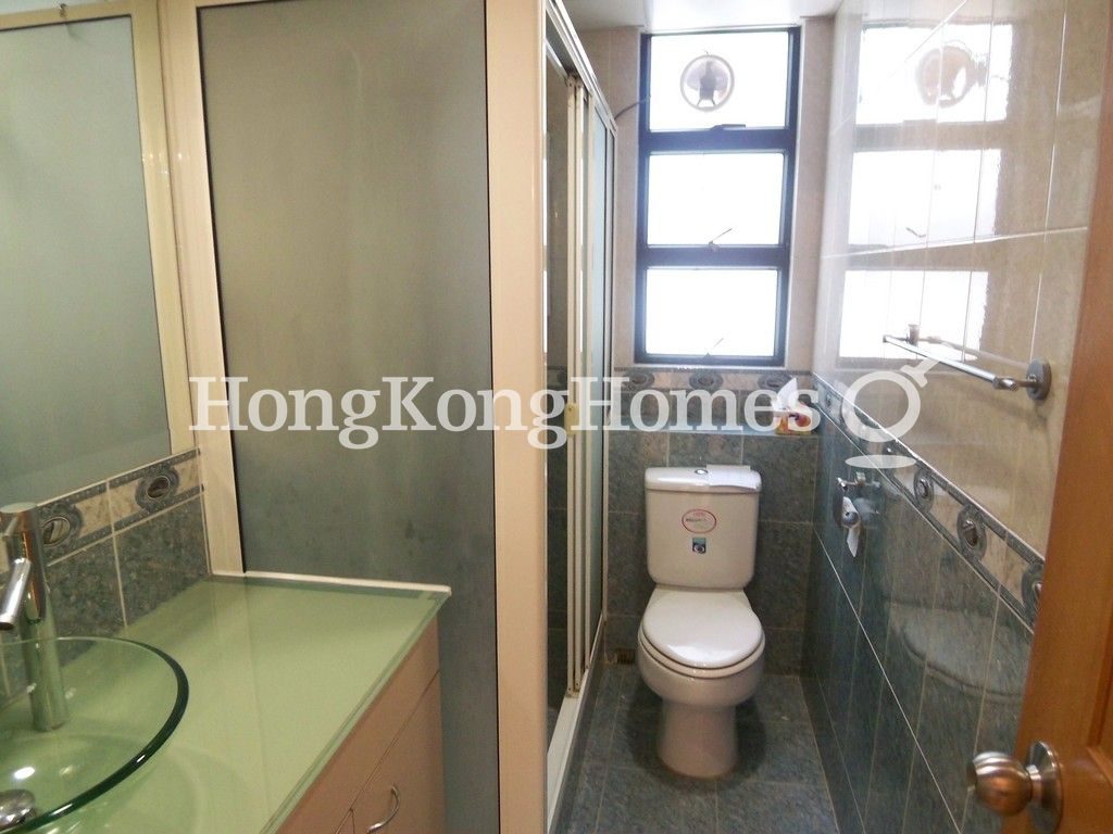 Guest Bathroom — 維景臺，北角半山