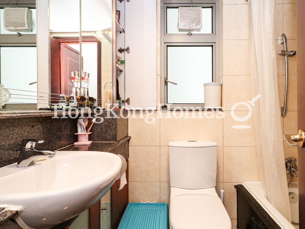 Master Bathroom — The Merton - Block 01, Western / Kennedy Town