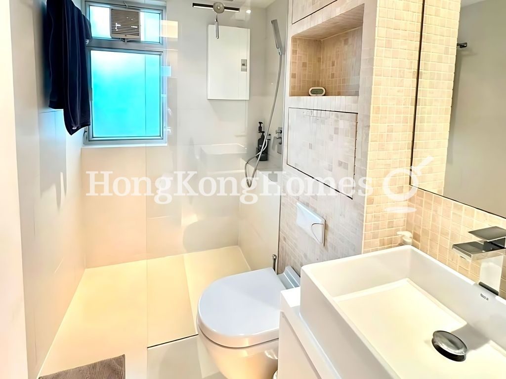 Guest Bathroom — Cherry Crest, Sheung Wan